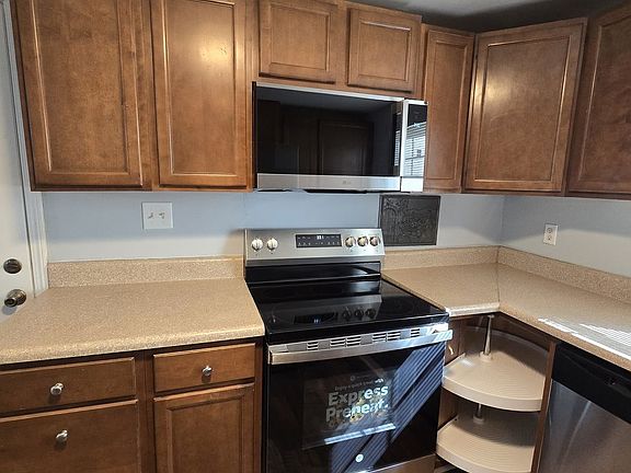 5th image of 1211 Lake Dr