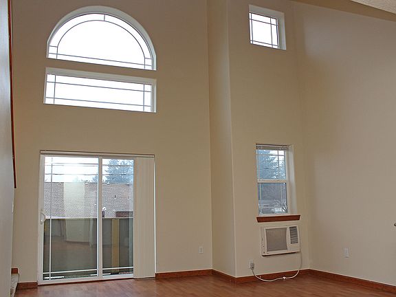 5th image of 123 NE 172nd Ave APT 202