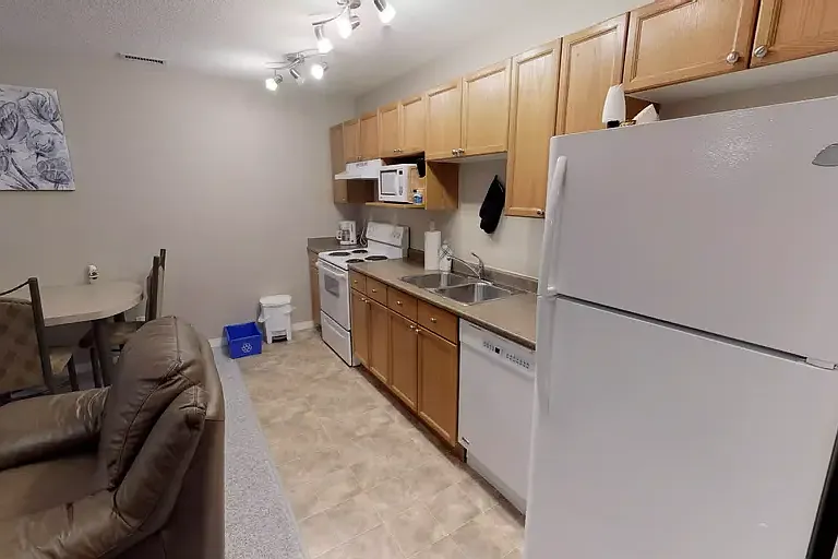 122 Brewster Dr #204 — Photo 2