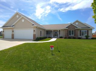 283 E Redding Cir, Belgium, WI 53004