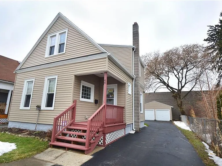 44 Bloomfield Pl — Photo 1