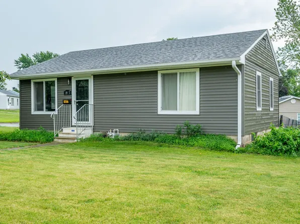 1907 S 7th Ave E, Newton, IA 50208