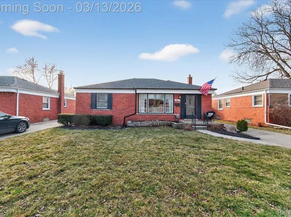 26117 Cubberness St, Saint Clair Shores, MI 48081