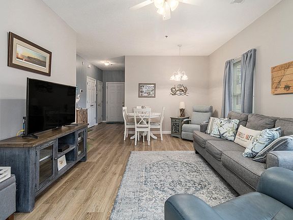 4th image of 2060 Cross Gate Blvd #205