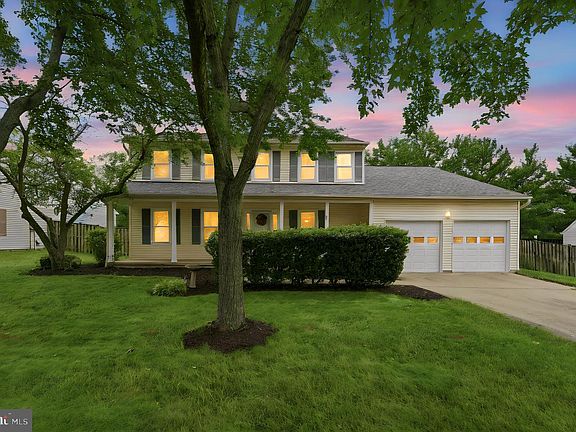 3rd image of 8878 Sweetbriar St