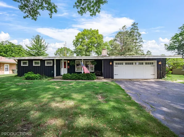 190 W 2nd St, Coal City, IL 60416