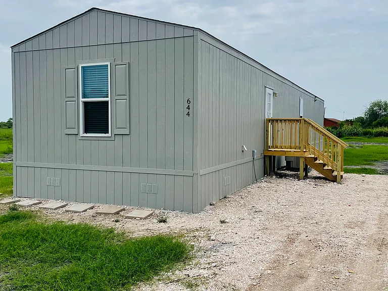 644 County Road 303 W — Photo 1