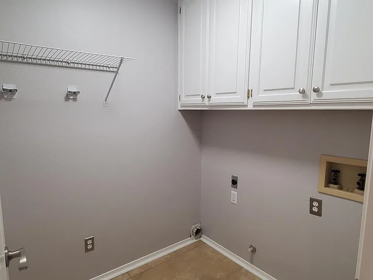 18257 Springmill Ct — Photo 48