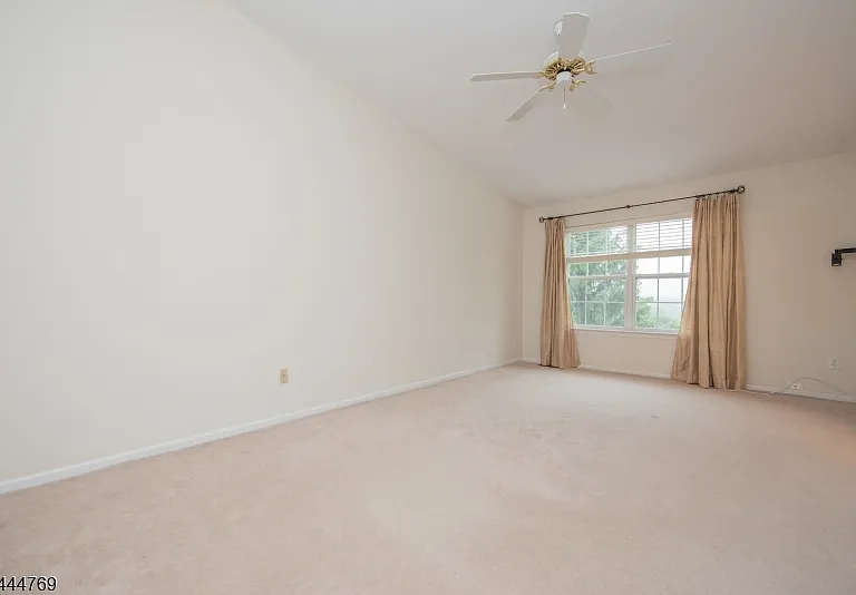 2404 Vantage Ct — Photo 19