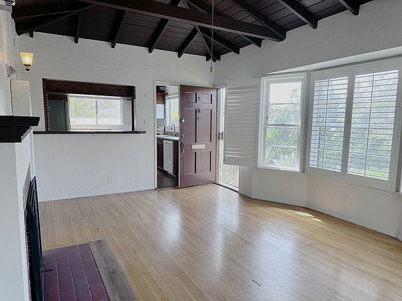 3rd image of 2108 Pier Ave
