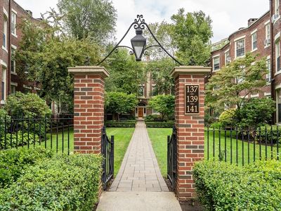 141 Beaconsfield Rd APT 6, Brookline, MA, 02445