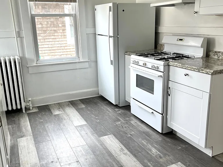 517 Bourbon St — Photo 6