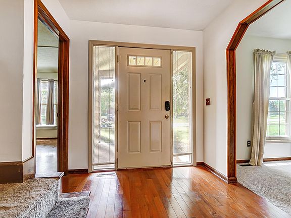 4th image of 10068 Hounsdale Dr