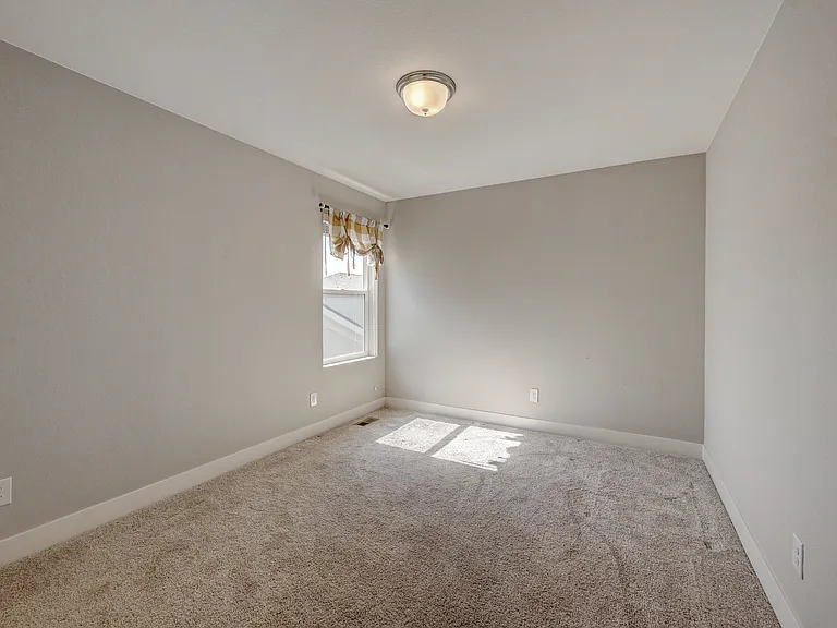 4713 Helena St — Photo 12