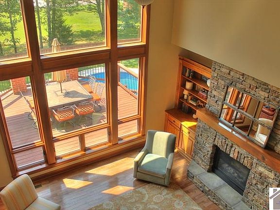 4th image of 2109 Spindletop Dr