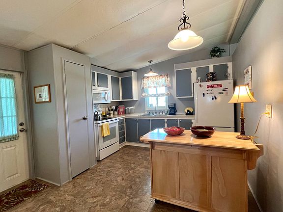 2nd image of 4107 Buena Vista Dr S