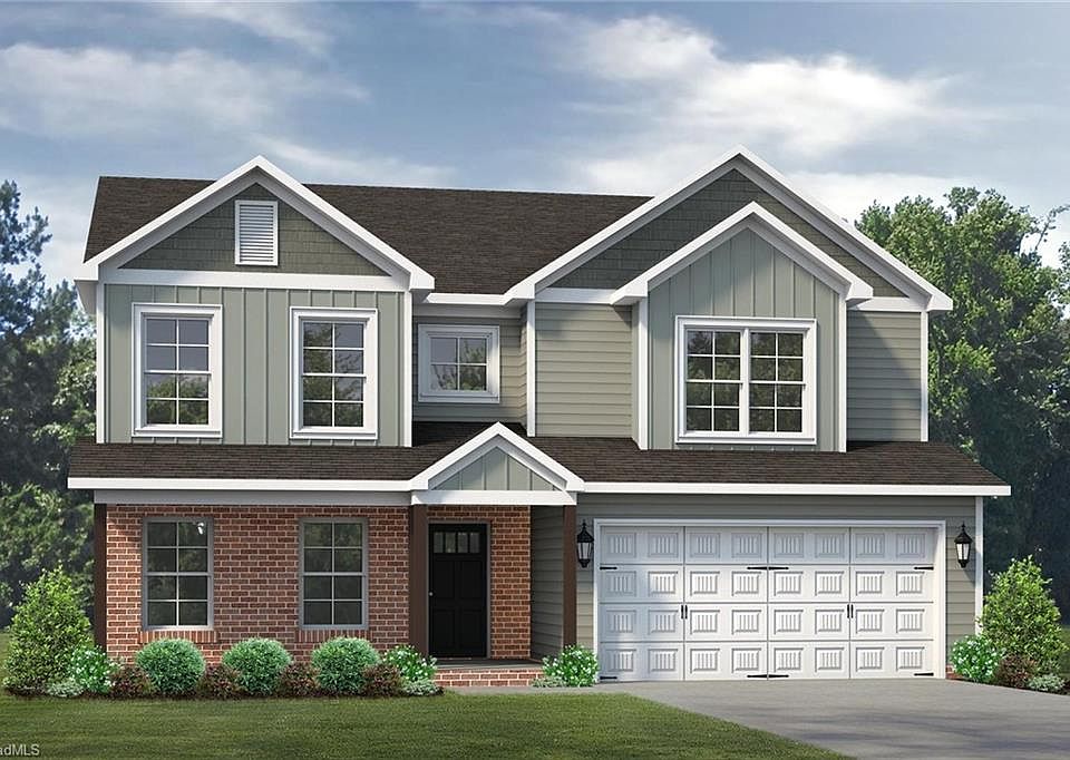 1st image of 134 Royal Pines Dr