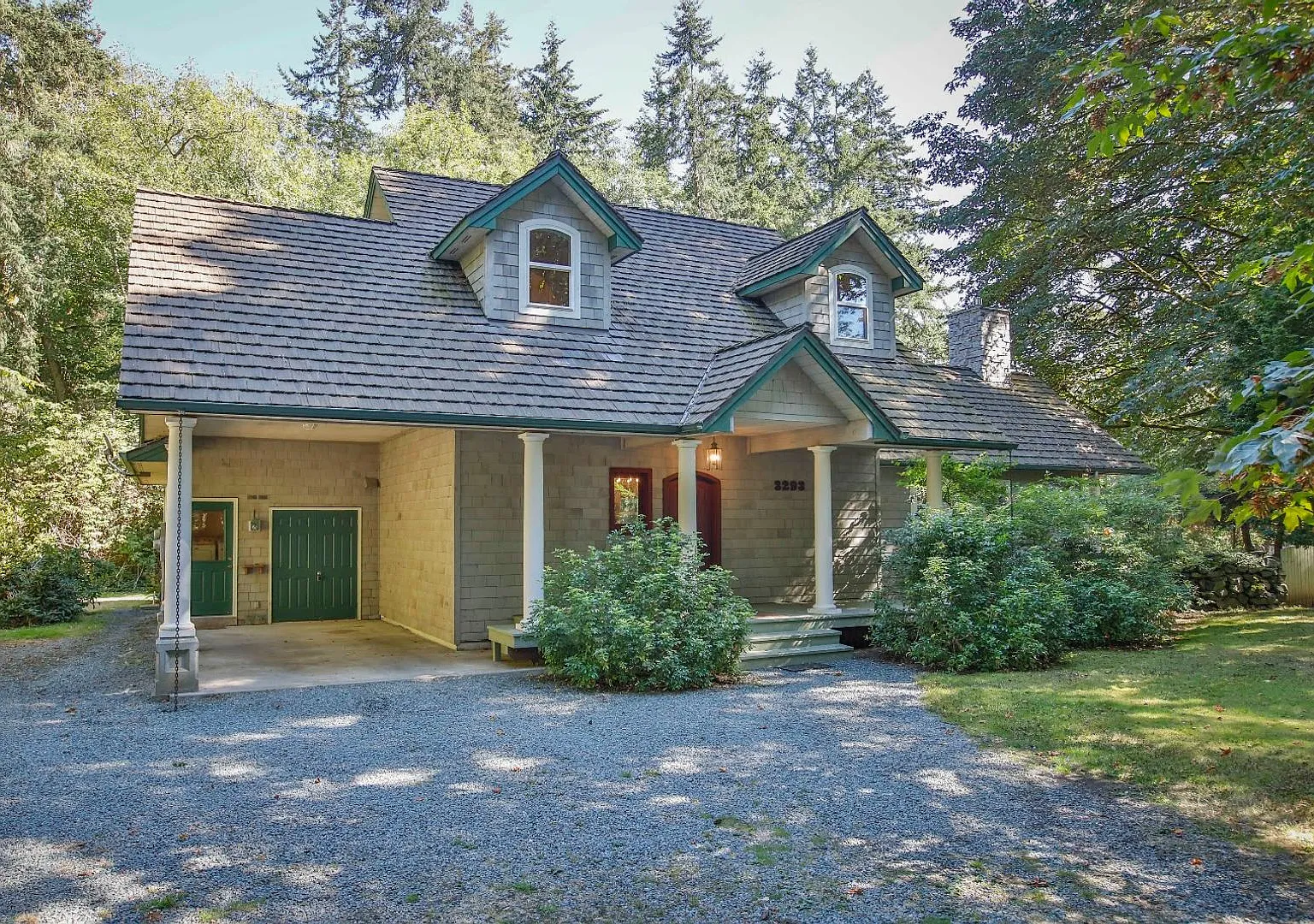 English Countryside Feel with this Beautiful Clinton Home!! — Photo 1