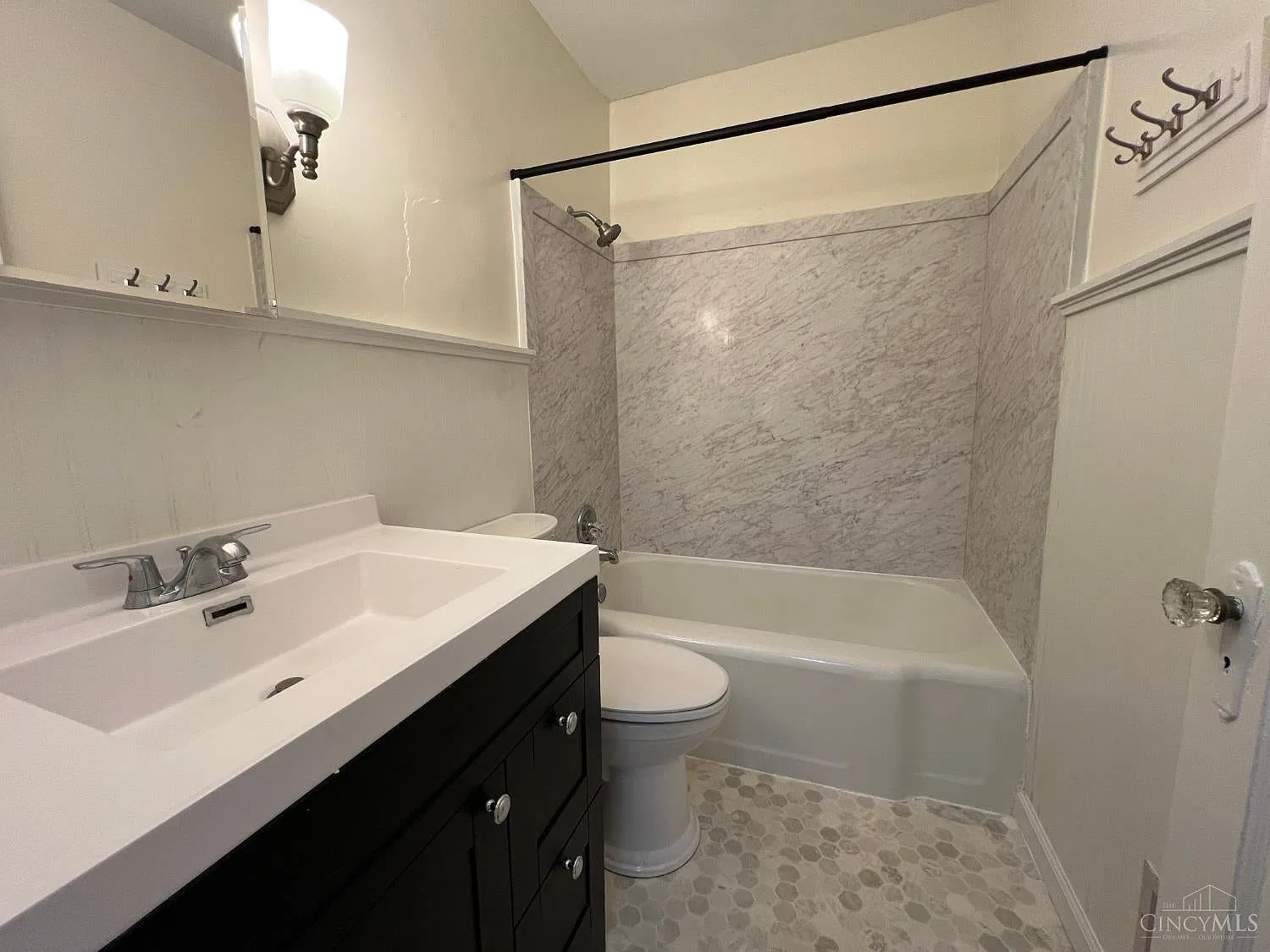 2 bed, 1.5 bath, 2514 sqft, $1,625 — Photo 4