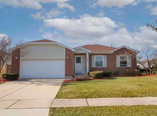 793 Honeytree Dr, Romeoville, IL 60446