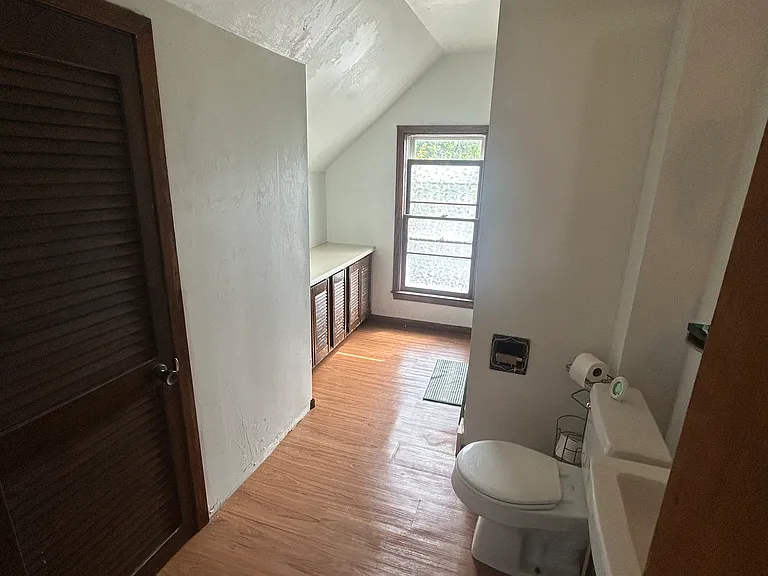838 Cherry St — Photo 6