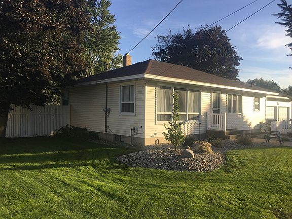 2nd image of 1182 Oakwood Dr