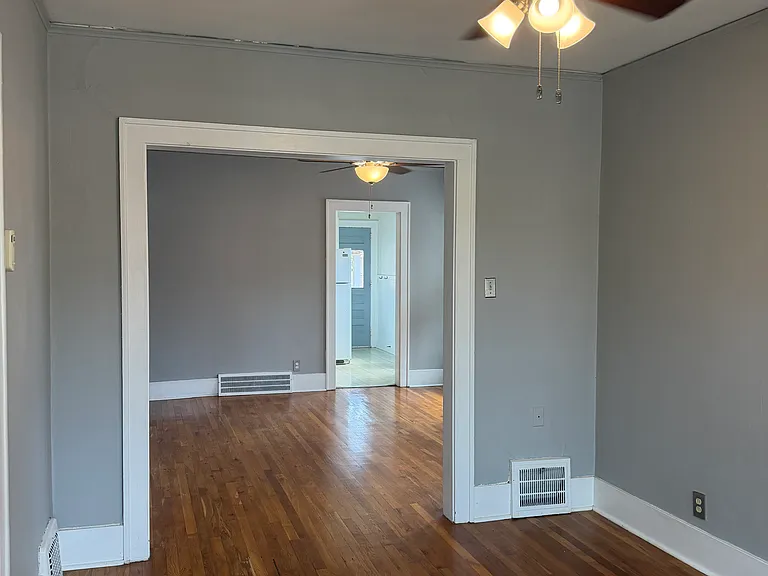 1052 Beaconsfield Ave — Photo 12