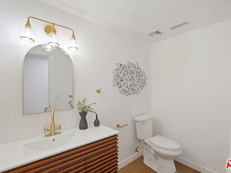 8506 Oak Ct — Photo 21