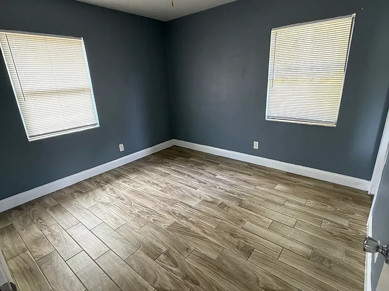 5415 Lori Dr S — Photo 10