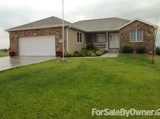1180 Rood Dr, Wahoo, NE 68066