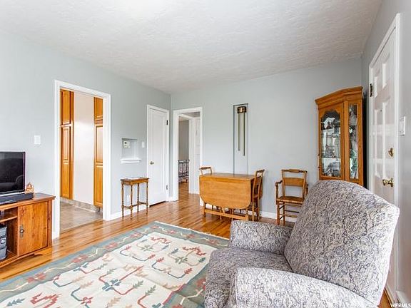 5th image of 2317 E Kensington Ave