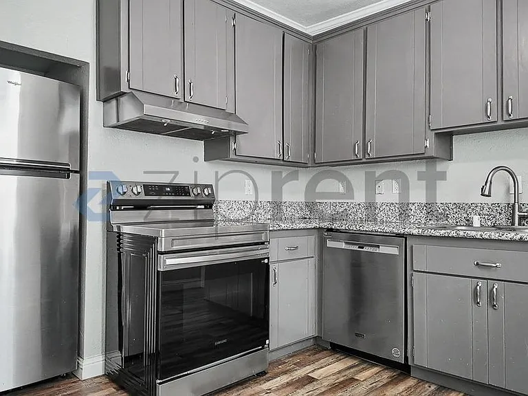 517 13th St #B — Photo 11