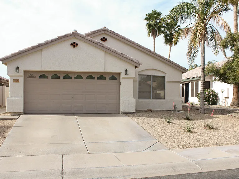 1690 E Countrywalk Ln — Photo 1