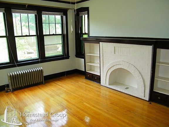 2nd image of 2711 W Wellington Ave
