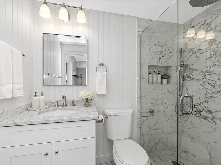 160 W Broadway #301 — Photo 12
