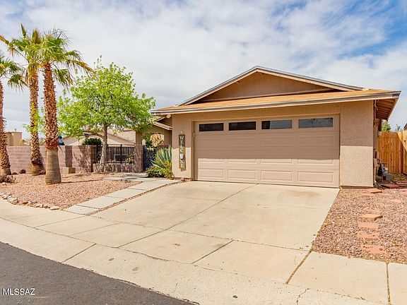 2nd image of 9701 N Donegal Pl
