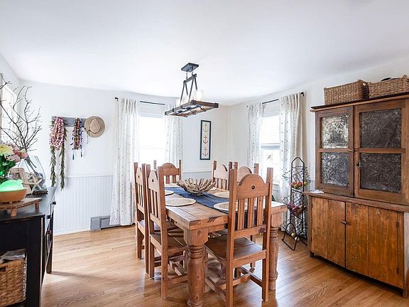 5th image of 403 Valley Rd