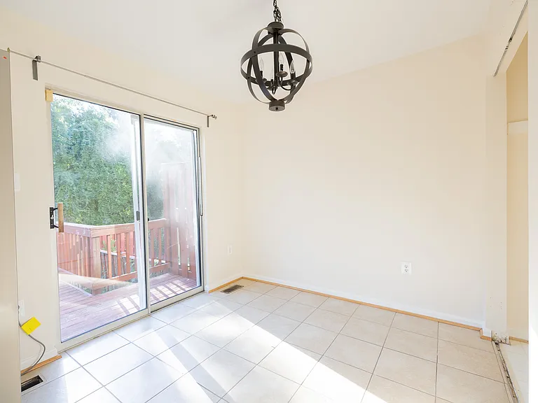 12866 Hyannis Ln — Photo 4