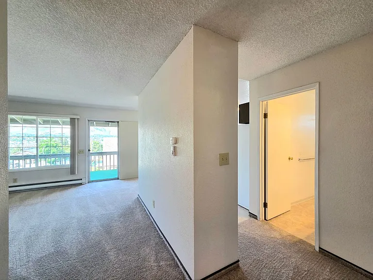 939 N Baker Ave — Photo 14