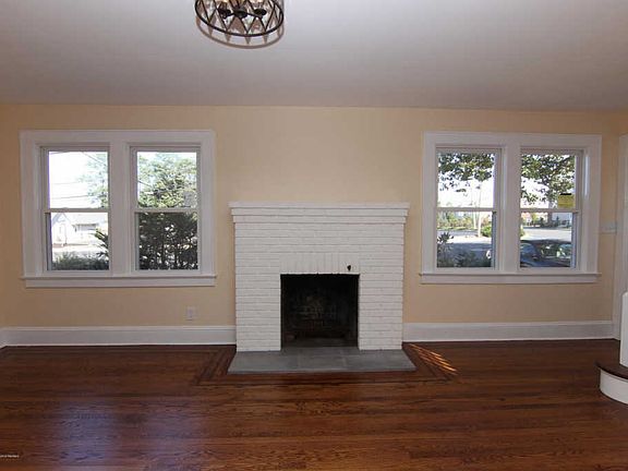 3rd image of 436 Shrewsbury Ave