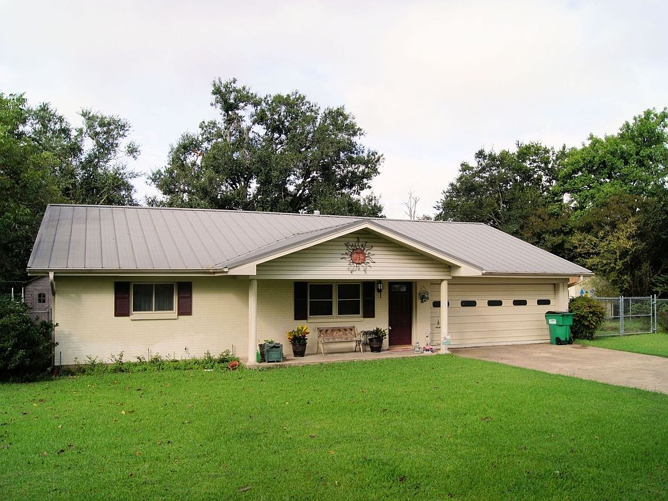 1st image of 107 E Crescent Dr