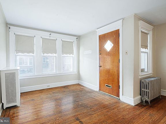3rd image of 3009 McKinley St