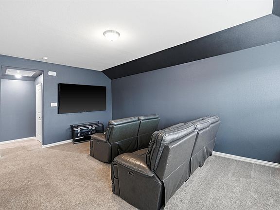 5th image of 196 Lady Bird Ln