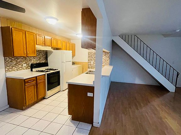 4th image of 439 James Ct Unit B