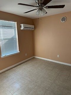 1st image of 118 Monahan Dr #I