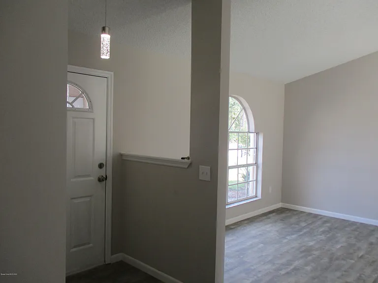 474 Tuloma Ave SW — Photo 4