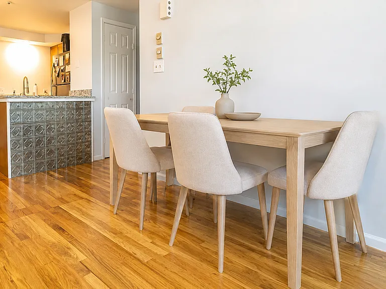 19 Dalrymple St #2 — Photo 5