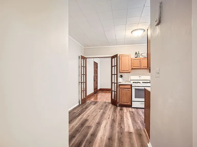 1716 Grand Ave — Photo 2