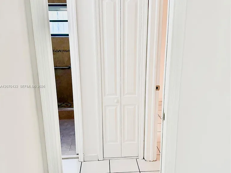 2219 SW 137th Pl — Photo 7