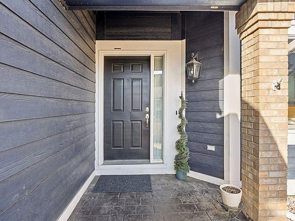2nd image of 387 Oak Ln